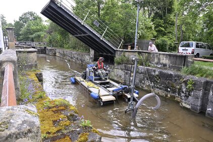 Schleuse Bamberg Entschlammung Truxor